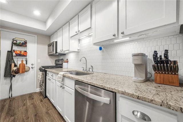 6851 Roswell Road Road F30, Sandy Springs, GA 30328