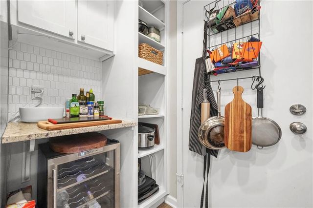 6851 Roswell Road Road F30, Sandy Springs, GA 30328