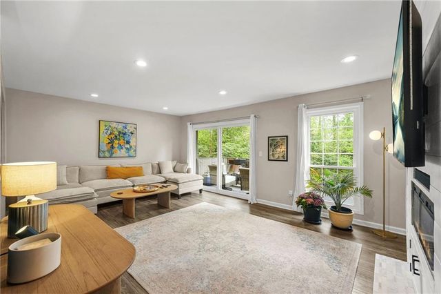 6851 Roswell Road Road F30, Sandy Springs, GA 30328