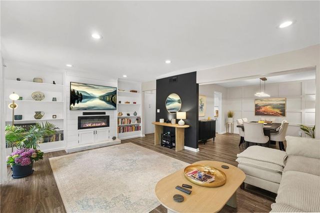 6851 Roswell Road Road F30, Sandy Springs, GA 30328