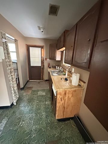 10498 Hollowell Rd,, Atascosa, TX 78002