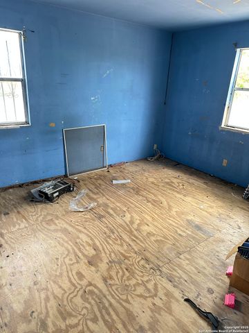 10498 Hollowell Rd,, Atascosa, TX 78002
