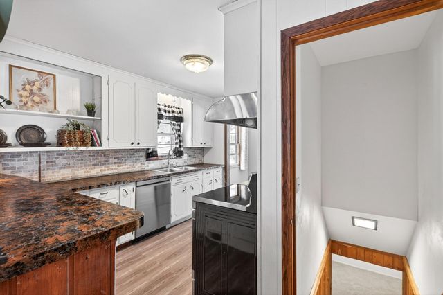 5426 Sumter Avenue N, New Hope, MN 55428