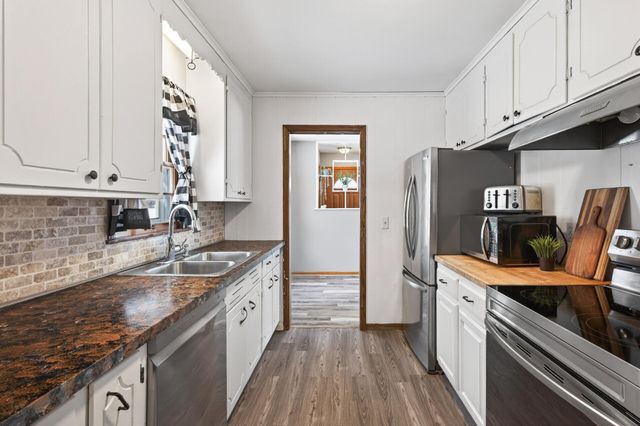 5426 Sumter Avenue N, New Hope, MN 55428