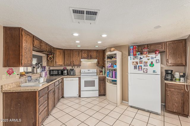 3504 E DELTA Avenue, Mesa, AZ 85204