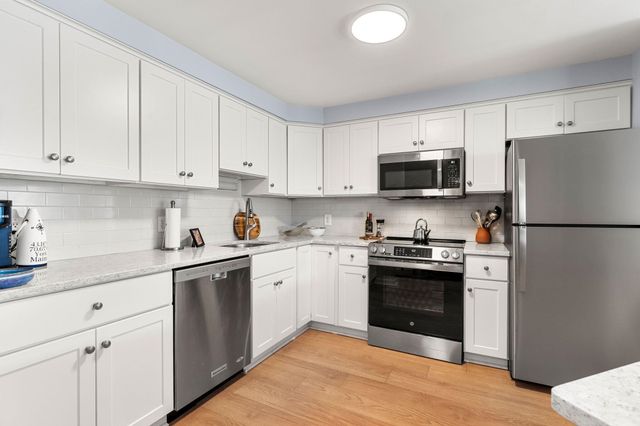 190 Kings Hwy Unit A8, Hampton, NH 03842