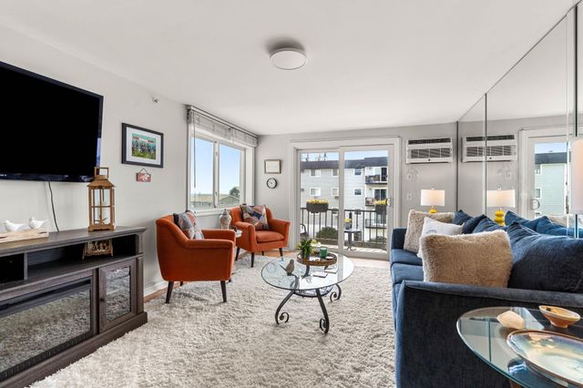 190 Kings Hwy Unit A8, Hampton, NH 03842