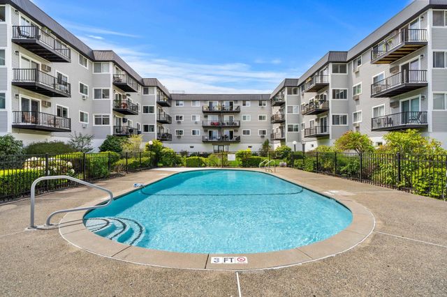 190 Kings Hwy Unit A8, Hampton, NH 03842