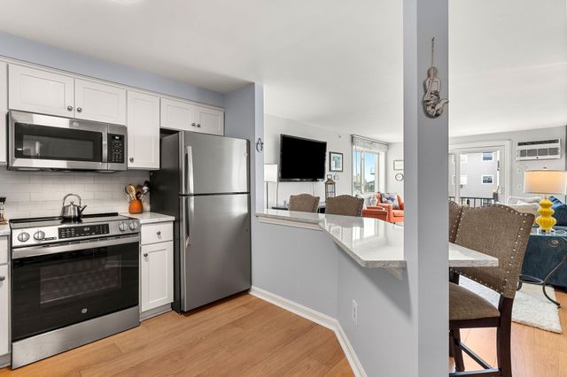 190 Kings Hwy Unit A8, Hampton, NH 03842