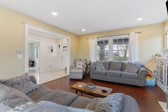 903 S Cavin Street, Ligonier, IN 46767