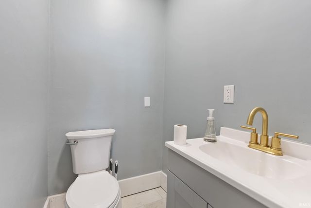 903 S Cavin Street, Ligonier, IN 46767