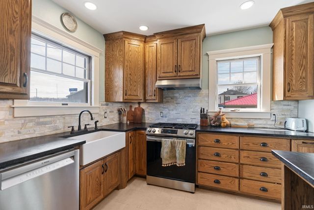 903 S Cavin Street, Ligonier, IN 46767