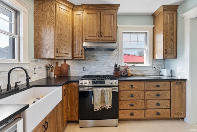 903 S Cavin Street, Ligonier, IN 46767