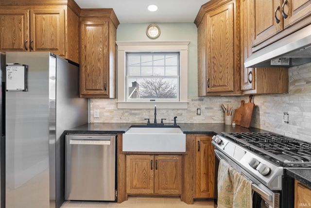 903 S Cavin Street, Ligonier, IN 46767