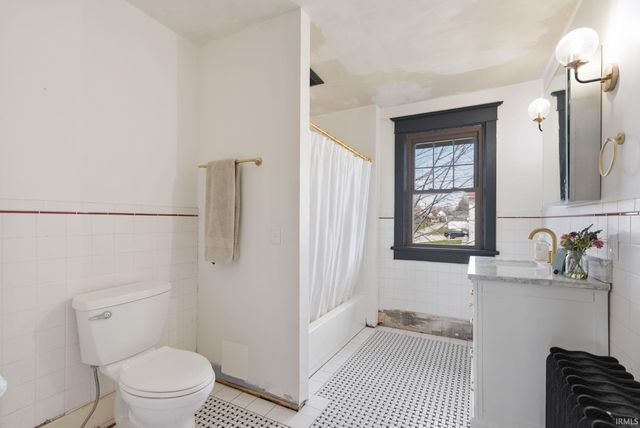 903 S Cavin Street, Ligonier, IN 46767