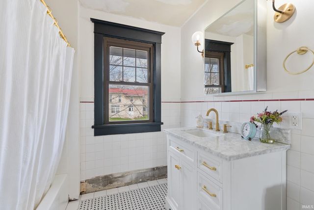 903 S Cavin Street, Ligonier, IN 46767