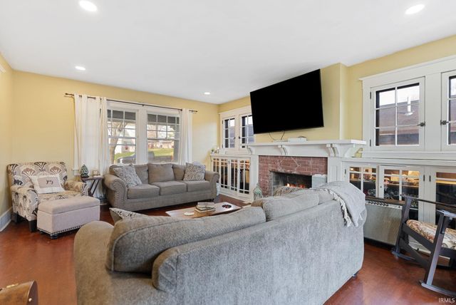 903 S Cavin Street, Ligonier, IN 46767