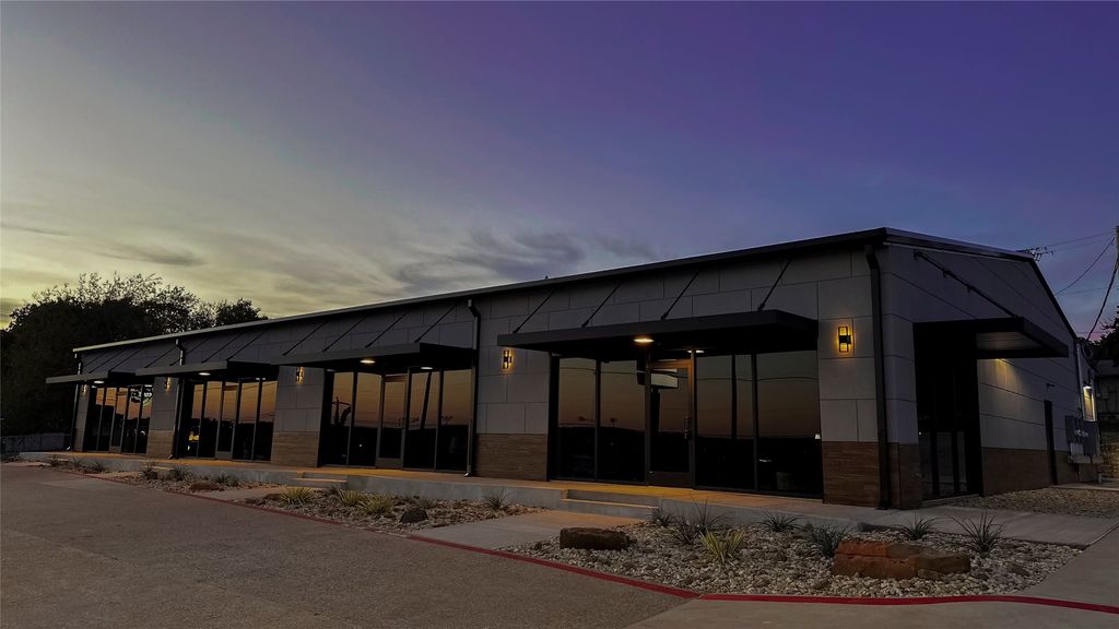 604 SW Big Bend Trail A & B, Glen Rose, TX 76043
