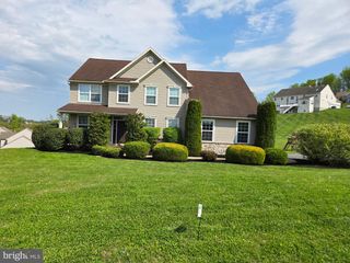 121 GREAT BEND WAY, Sinking Spring, PA 19608