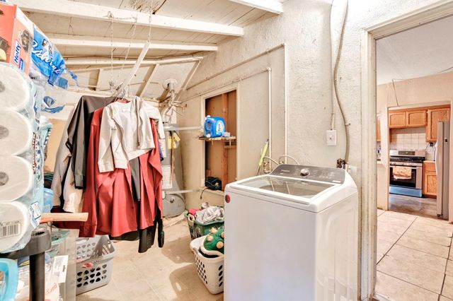 914 Clinton Street, Madera, CA 93638