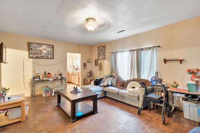 914 Clinton Street, Madera, CA 93638