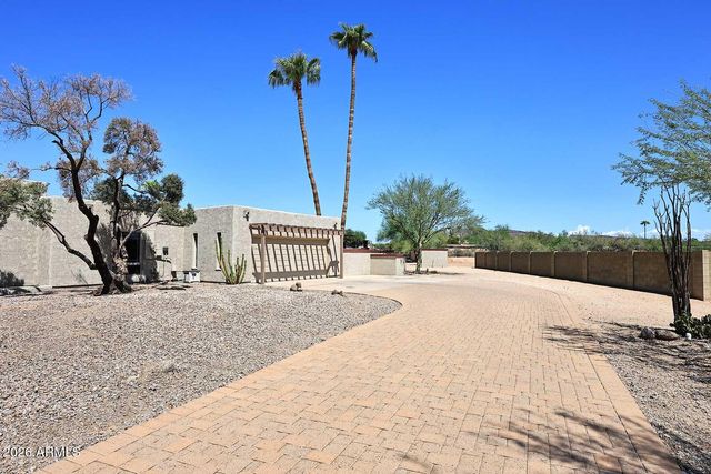 5018 W CREEDANCE Boulevard, Glendale, AZ 85310