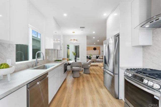 972 Sapphire Street, San Diego, CA 92109