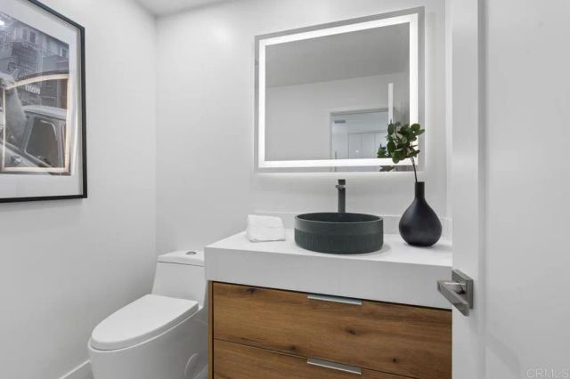 972 Sapphire Street, San Diego, CA 92109