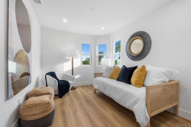 972 Sapphire Street, San Diego, CA 92109