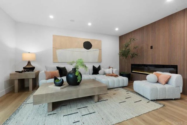 972 Sapphire Street, San Diego, CA 92109
