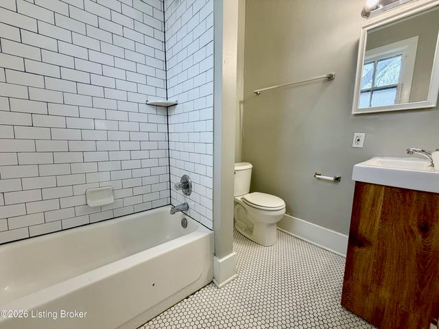 4733 S 3rd St 3, Louisville, KY 40214