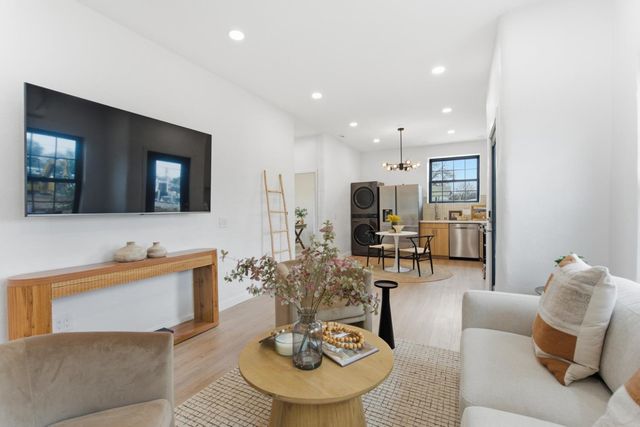 989 Kaizen Way, Linda, CA 95961