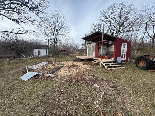 4058 County Road 5360, Willow Springs, MO 65793