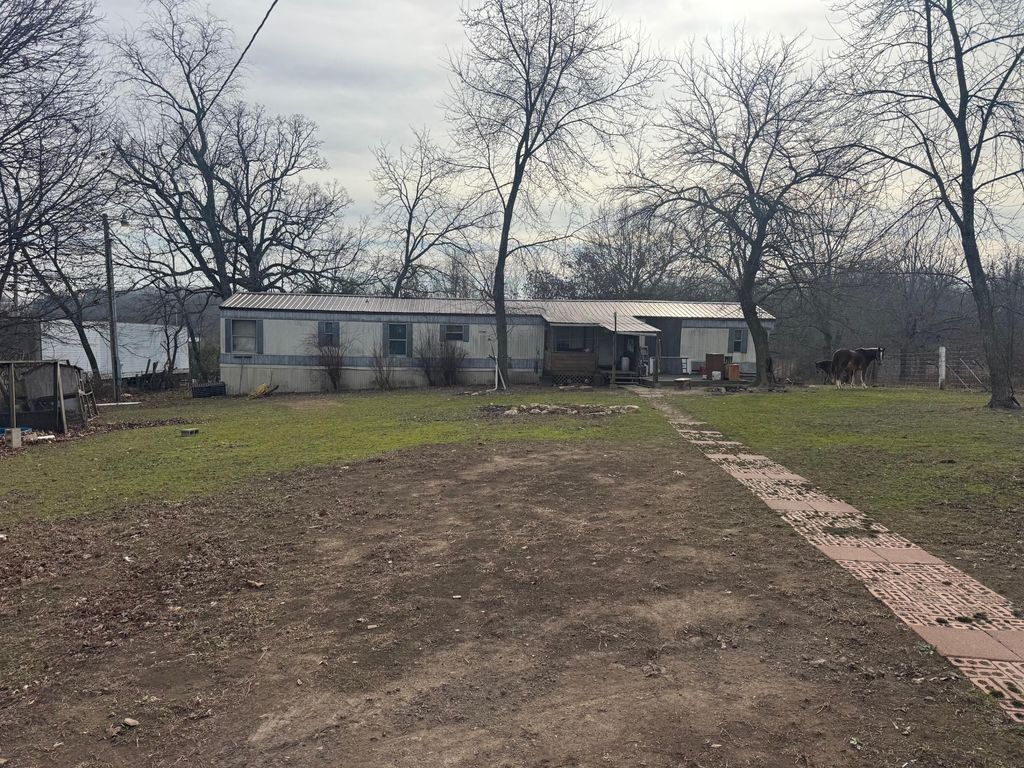 4058 County Road 5360, Willow Springs, MO 65793