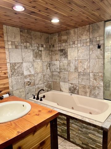 2904 Shady LANE, Twin Lakes, WI 53181