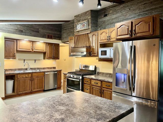 2904 Shady LANE, Twin Lakes, WI 53181
