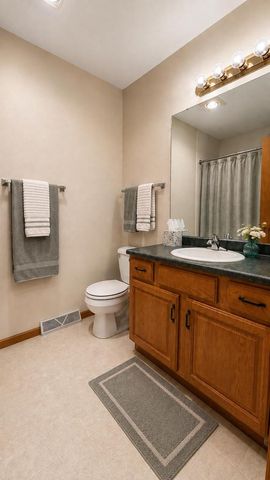 3171 MOCKINGBIRD WAY, Oshkosh, WI 54904