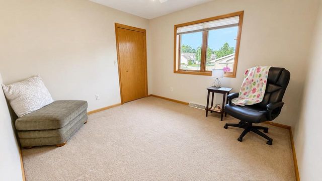 3171 MOCKINGBIRD WAY, Oshkosh, WI 54904
