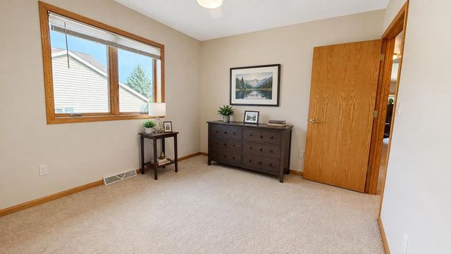 3171 MOCKINGBIRD WAY, Oshkosh, WI 54904