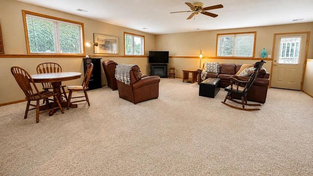 3171 MOCKINGBIRD WAY, Oshkosh, WI 54904