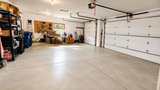 3171 MOCKINGBIRD WAY, Oshkosh, WI 54904