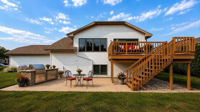 3171 MOCKINGBIRD WAY, Oshkosh, WI 54904
