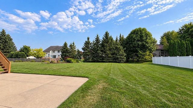3171 MOCKINGBIRD WAY, Oshkosh, WI 54904