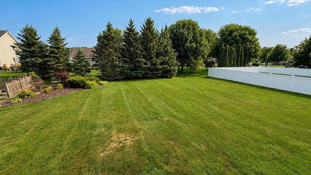 3171 MOCKINGBIRD WAY, Oshkosh, WI 54904