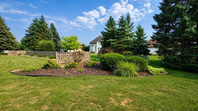 3171 MOCKINGBIRD WAY, Oshkosh, WI 54904