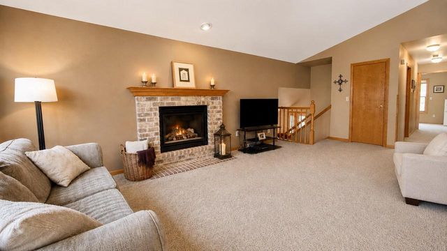3171 MOCKINGBIRD WAY, Oshkosh, WI 54904