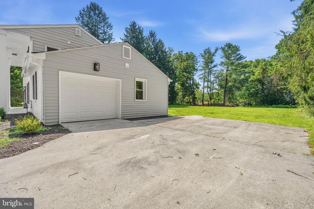 9828 WATTS BRANCH DR, Rockville, MD 20850