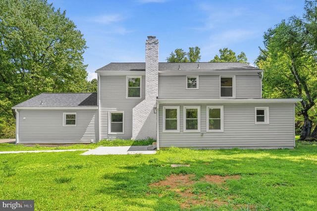 9828 WATTS BRANCH DR, Rockville, MD 20850
