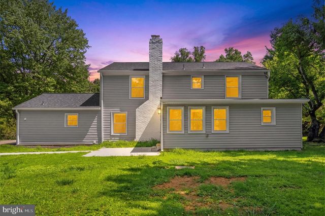 9828 WATTS BRANCH DR, Rockville, MD 20850