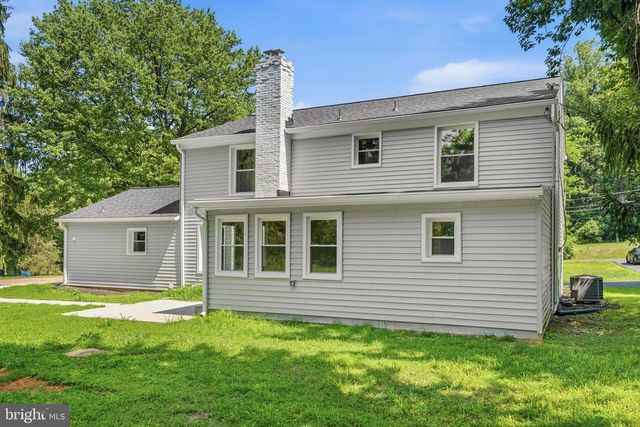 9828 WATTS BRANCH DR, Rockville, MD 20850